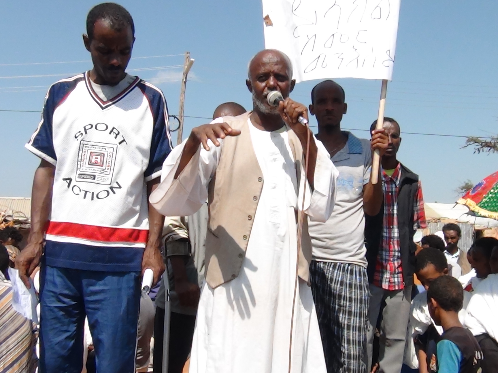 ኣብ መዓስከር ስደተኛታት ማይ ዓይኒ ተቓውሞ ወዲብኩም ተባሂሎም ዝተኸሰሱ 10 ኤርትራውያን ኣብ ቤት ፍርዲ ክቀርቡ’ዮም