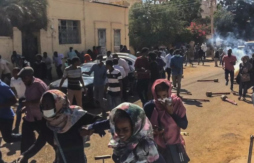 ከሰላ፣ ኣንጻር ፕረዚደንት በሺር ዝቀንዐ ሰፊሕ ተቓውሞ ተኻይዱ